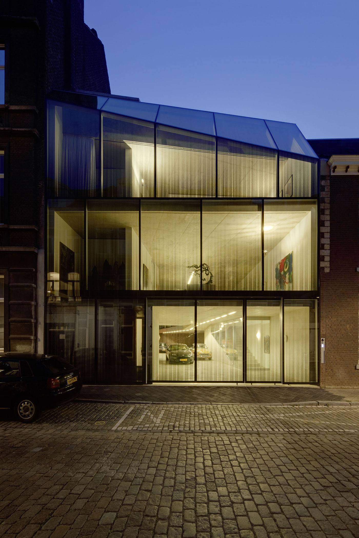 A Beautiful Modern House for a Vintage Car Collector in Maastricht, The Netherlands by Wiel Arets Architects (11)
