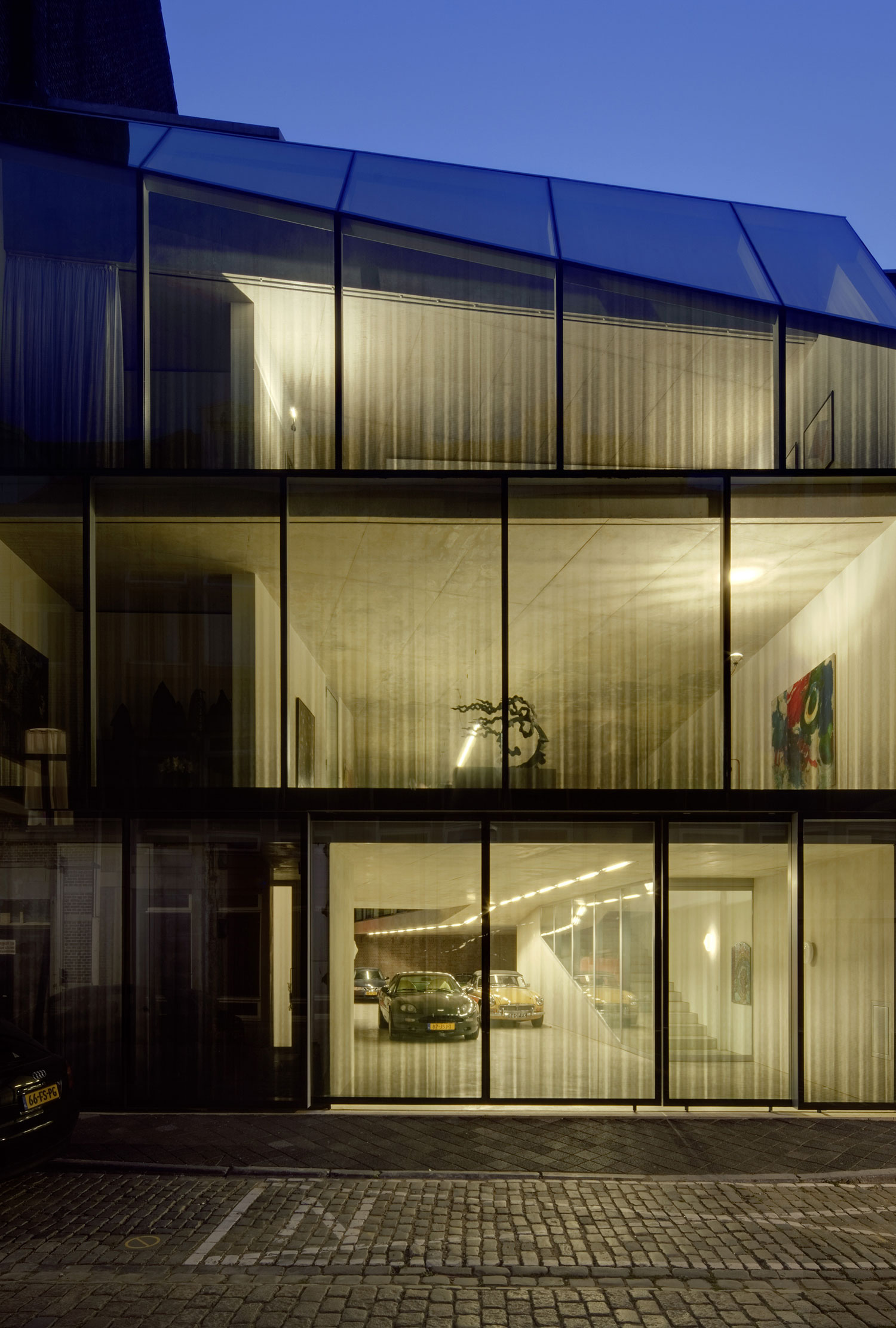A Beautiful Modern House for a Vintage Car Collector in Maastricht, The Netherlands by Wiel Arets Architects (12)