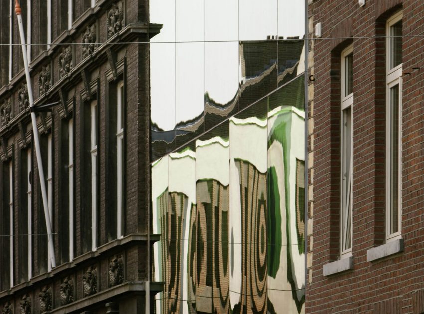 A Beautiful Modern House for a Vintage Car Collector in Maastricht, The Netherlands by Wiel Arets Architects (15)