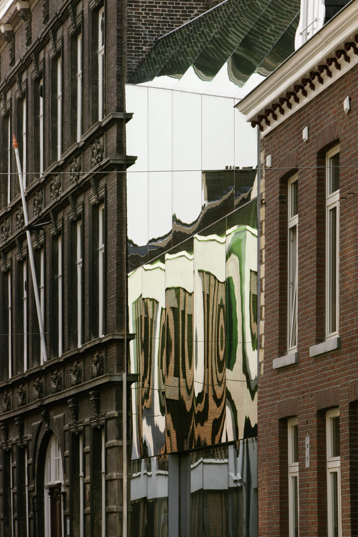 A Beautiful Modern House for a Vintage Car Collector in Maastricht, The Netherlands by Wiel Arets Architects (15)