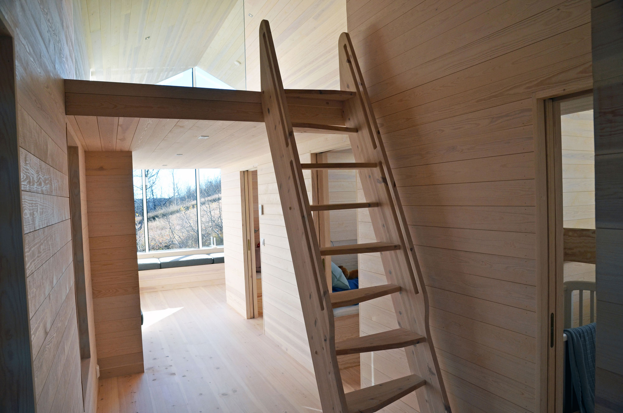 A Beautiful Mountain Home with Unique Character in Buskerud, Norway by Reiulf Ramstad Arkitekter (22)