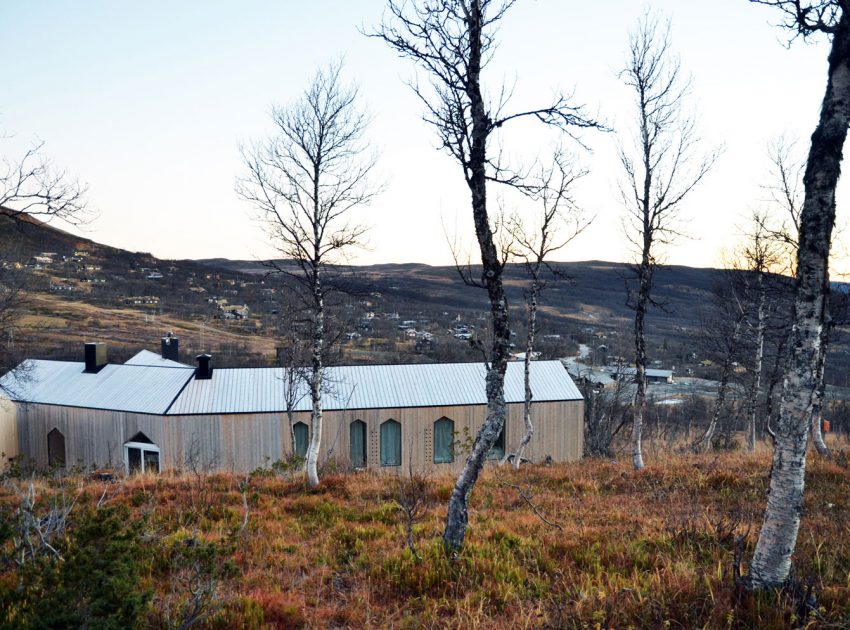 A Beautiful Mountain Home with Unique Character in Buskerud, Norway by Reiulf Ramstad Arkitekter (9)