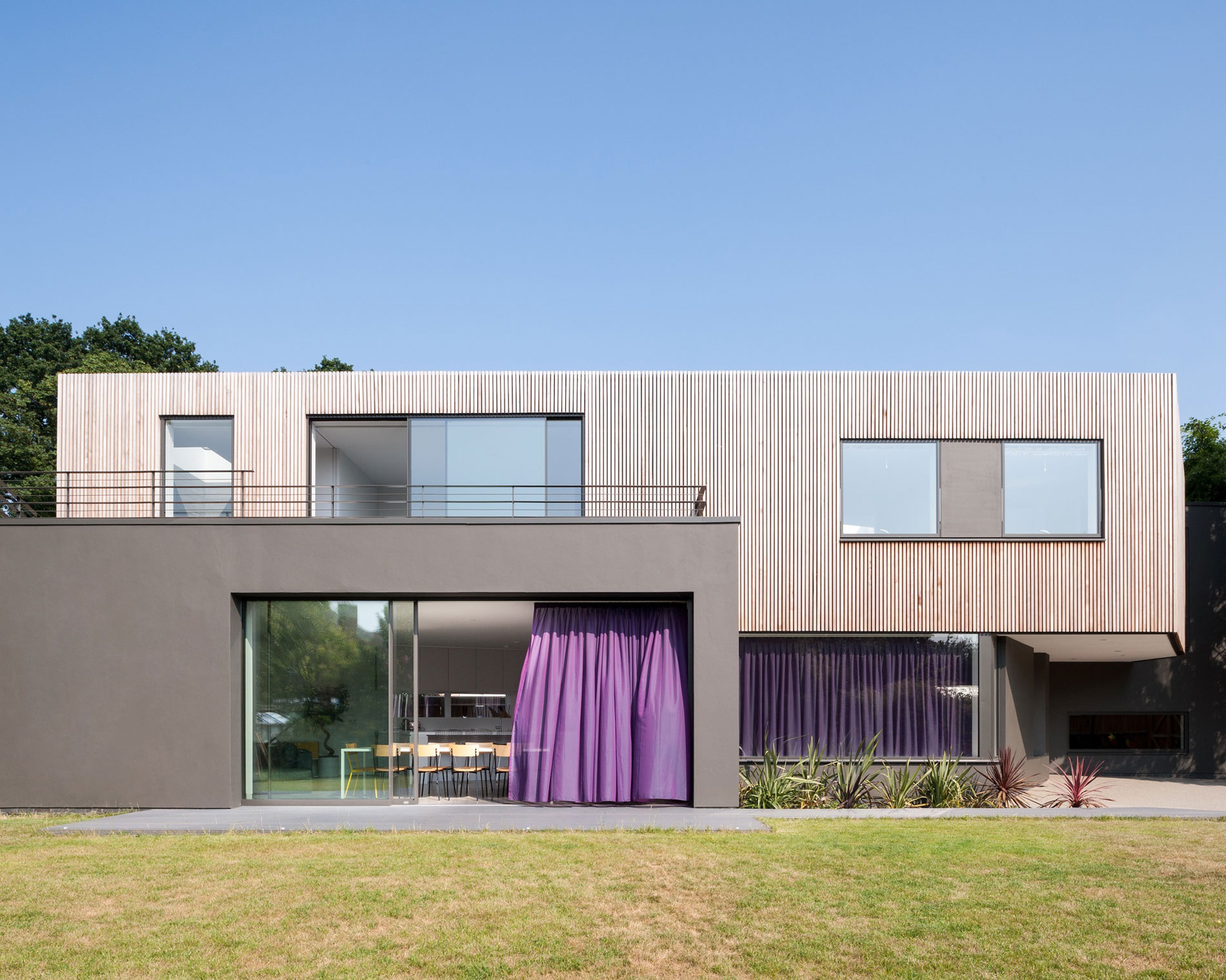 A Beautiful Multi-Faceted Modern Home for a Family of Three Generations in Surrey, England by SOUP Architects (5)