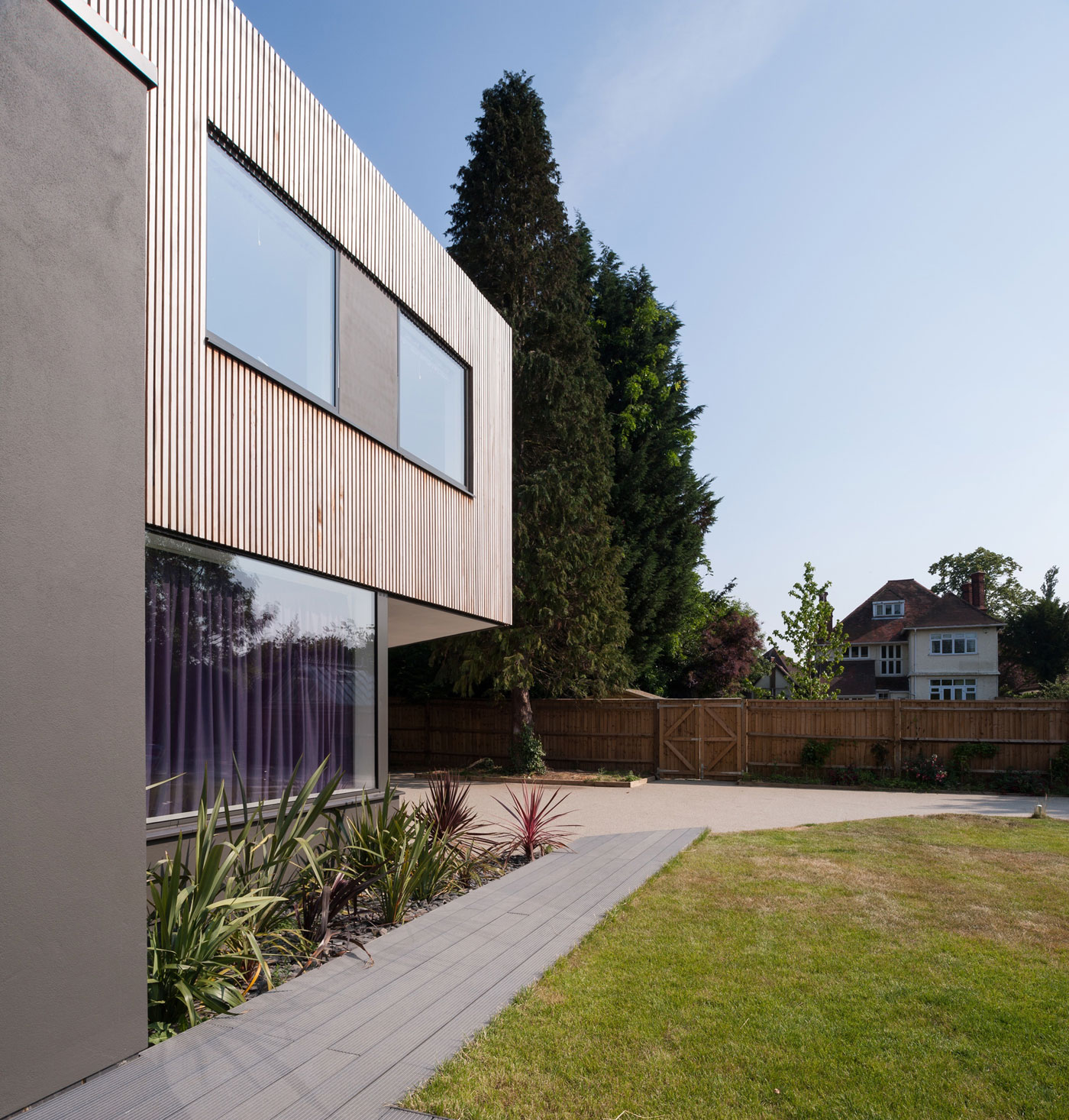A Beautiful Multi-Faceted Modern Home for a Family of Three Generations in Surrey, England by SOUP Architects (9)