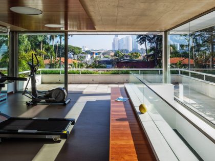 A Beautiful Rectangular House with a Mixture of Concrete and Steel Structures in São Paulo by Reinach Mendonça Arquitetos Associados (16)