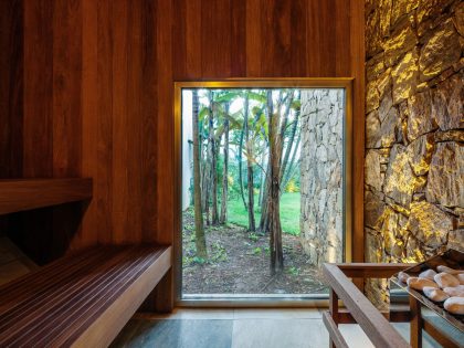 A Beautiful Rectangular House with a Mixture of Concrete and Steel Structures in São Paulo by Reinach Mendonça Arquitetos Associados (17)