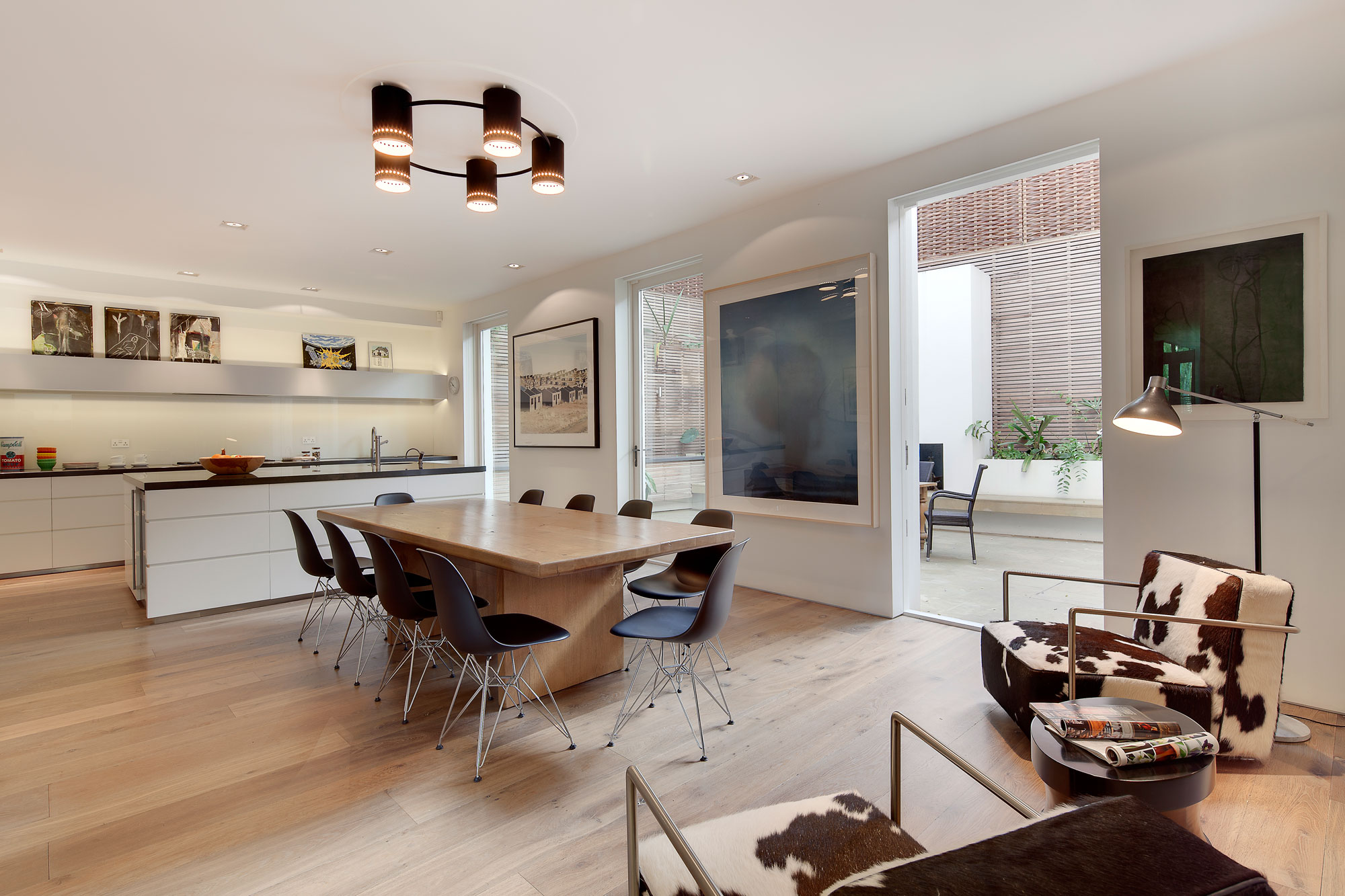 A Bright and Beautiful Family Home for Spectacular Art Collectors in London by DOSarchitects (10)