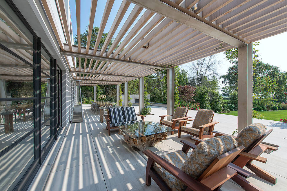 A Beautiful and Spacious House with Stunning Interiors in Southampton by Julia Roth Design (17)