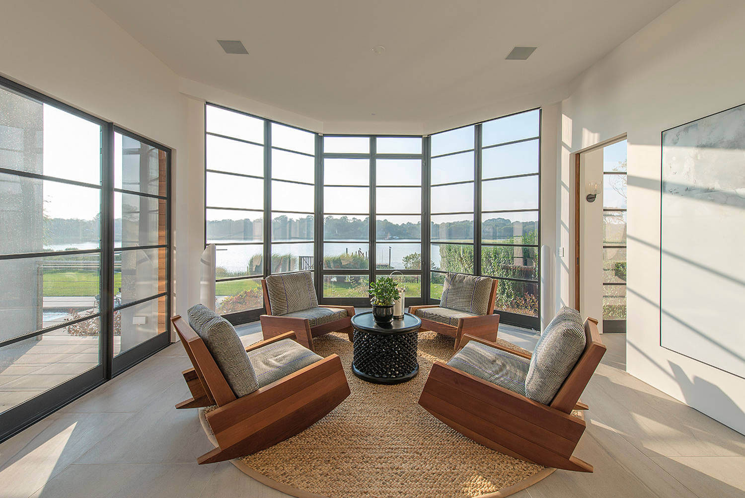 A Beautiful and Spacious House with Stunning Interiors in Southampton by Julia Roth Design (7)