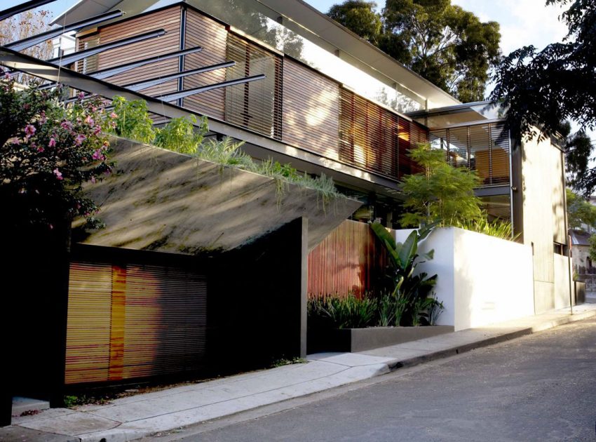 A Beautiful and Sustainable Home with Warm and Elegant Interiors in Sydney, Australia by Grove Architects (1)