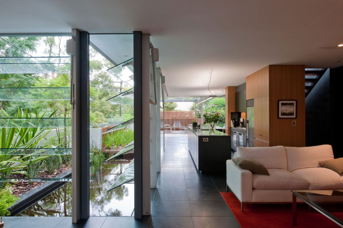 A Beautiful and Sustainable Home with Warm and Elegant Interiors in Sydney, Australia by Grove Architects (4)