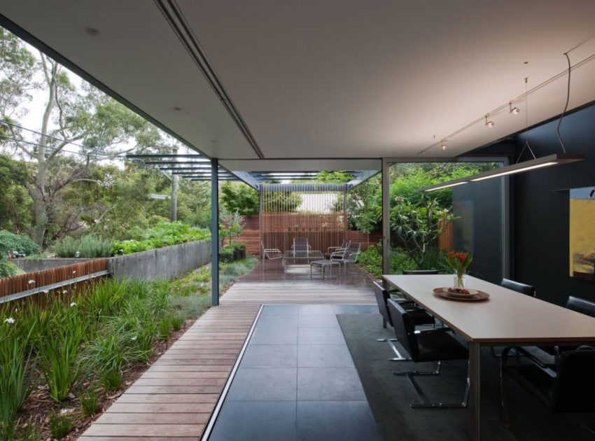A Beautiful and Sustainable Home with Warm and Elegant Interiors in Sydney, Australia by Grove Architects (6)