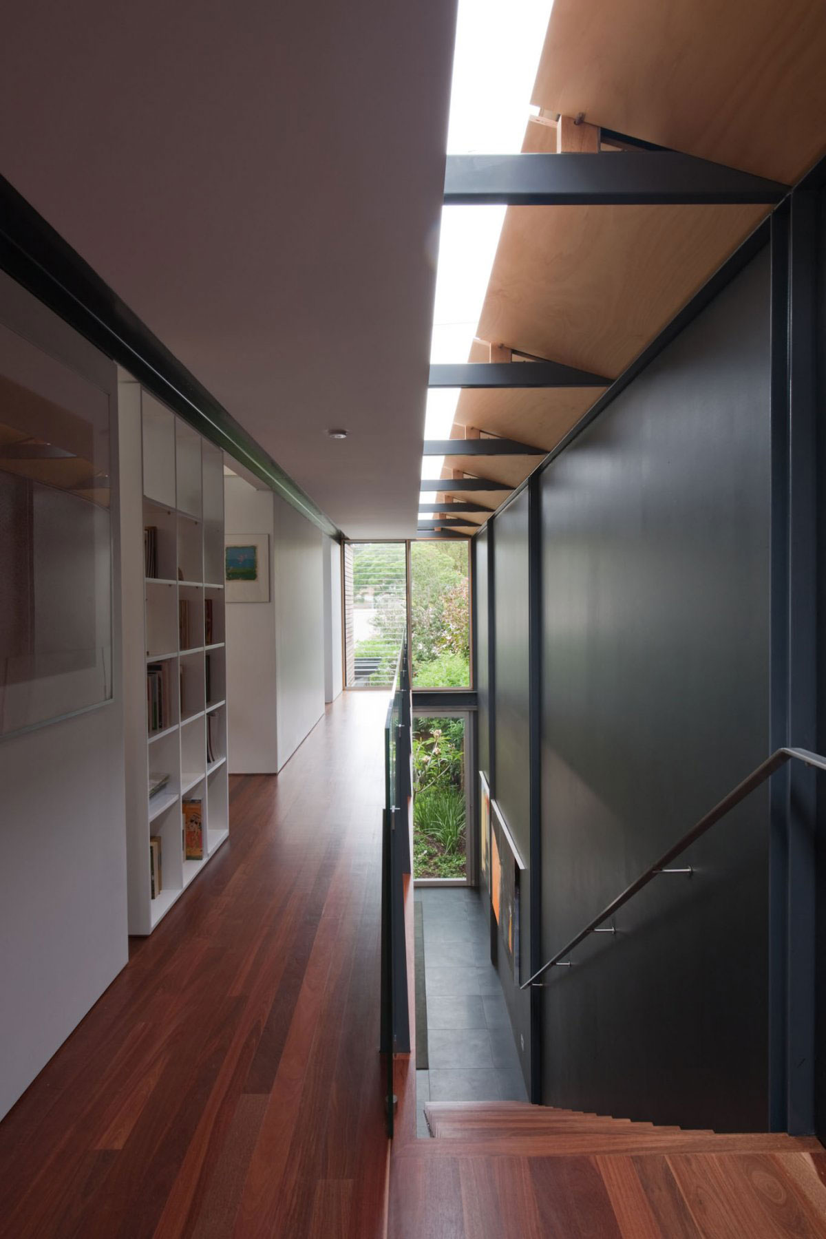 A Beautiful and Sustainable Home with Warm and Elegant Interiors in Sydney, Australia by Grove Architects (7)