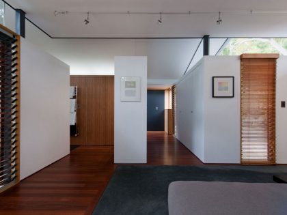 A Beautiful and Sustainable Home with Warm and Elegant Interiors in Sydney, Australia by Grove Architects (9)