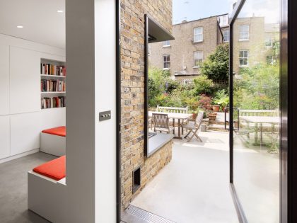 A Bright Contemporary Home with Plenty of Natural Light in London, England by Platform 5 Architects (2)