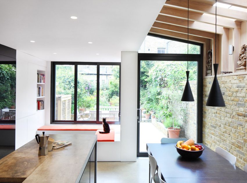 A Bright Contemporary Home with Plenty of Natural Light in London, England by Platform 5 Architects (5)