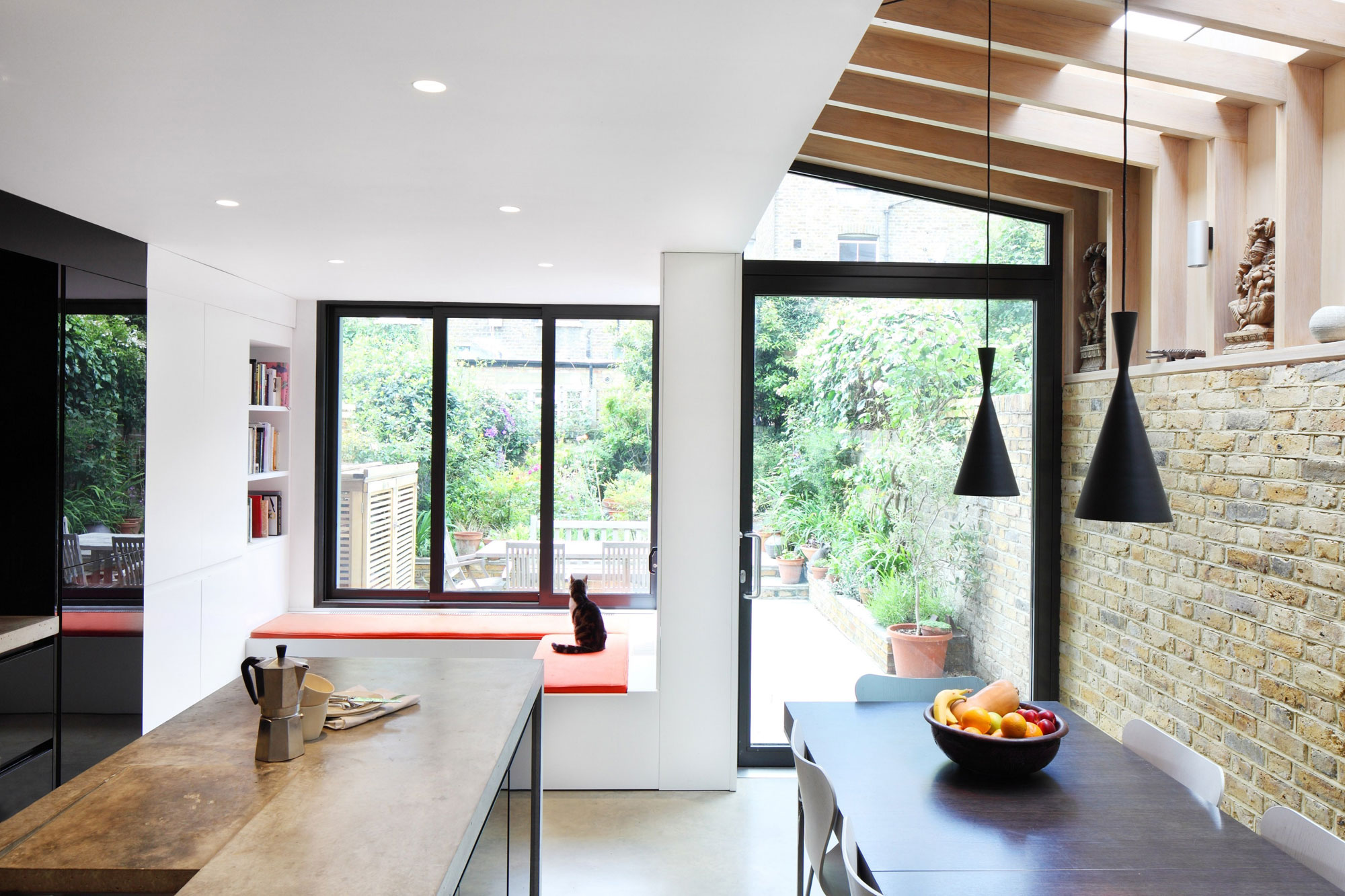 A Bright Contemporary Home with Plenty of Natural Light in London, England by Platform 5 Architects (5)