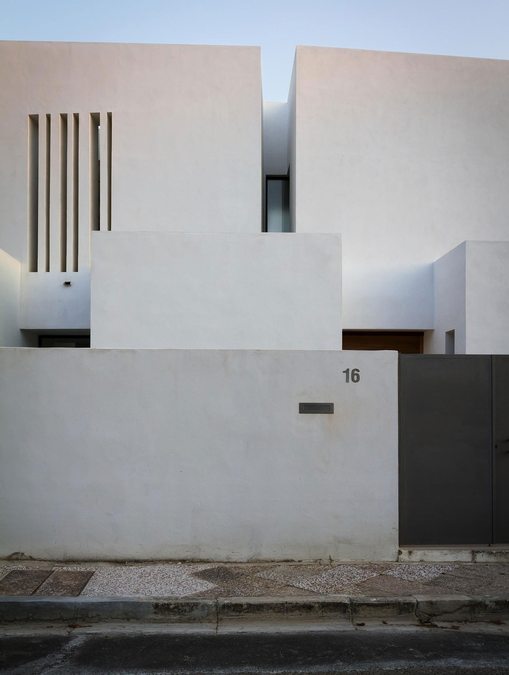 A Bright Contemporary Home with Pool and White Interior and Exterior in Albolote, Spain by Ceres A+D (10)