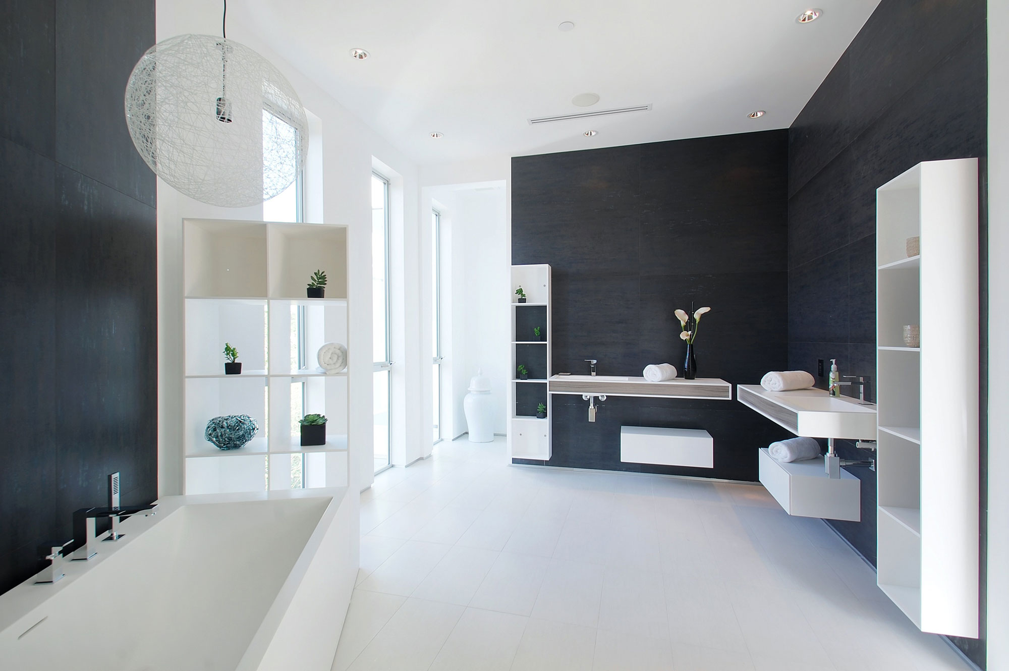 A Bright Contemporary Home with an Abundance of Windows and Skylights in Los Angeles by Amit Apel (23)