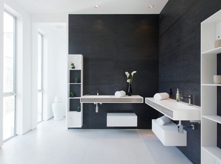 A Bright Contemporary Home with an Abundance of Windows and Skylights in Los Angeles by Amit Apel (24)