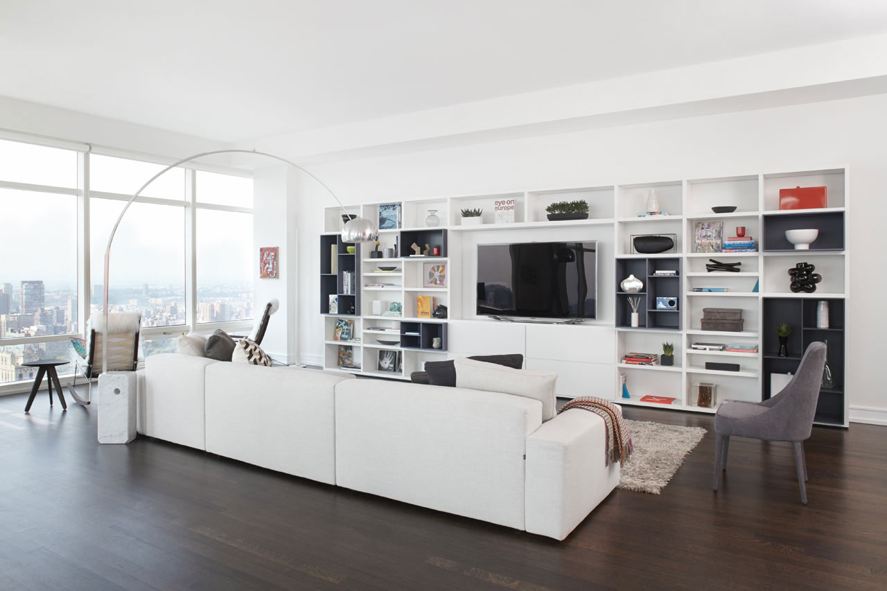 A Bright Modern Apartment Made with Elegance and Spectacular Views in New York City by Tara Benet (1)