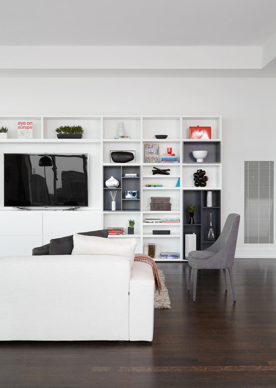 A Bright Modern Apartment Made with Elegance and Spectacular Views in New York City by Tara Benet (4)