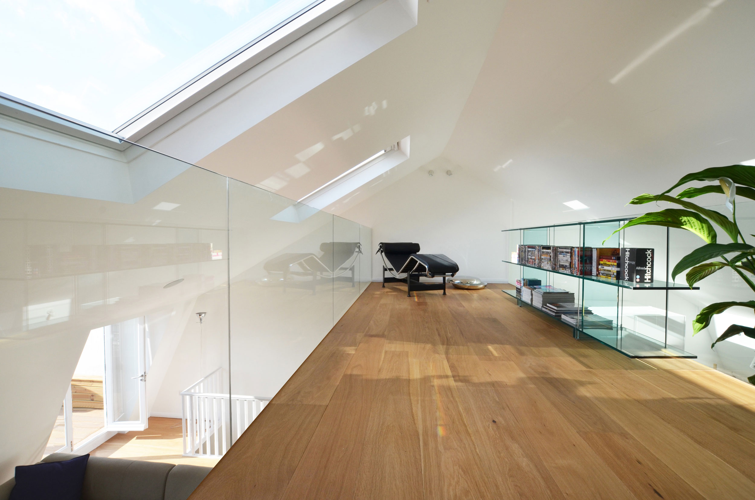 A Bright Modern Maisonette Apartment in the Heart of Maida Vale by Daniele Petteno Architecture Workshop (13)