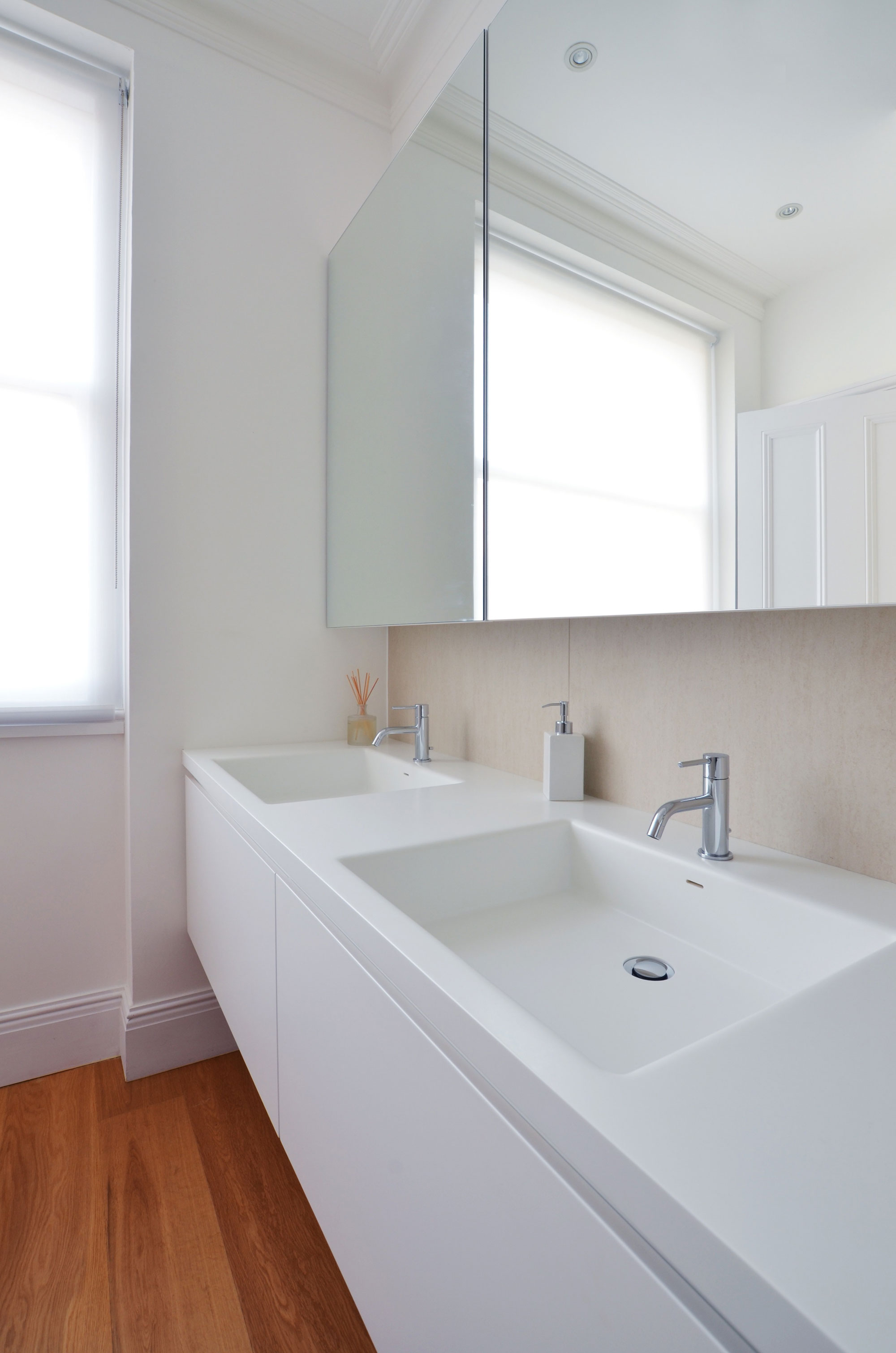 A Bright Modern Maisonette Apartment in the Heart of Maida Vale by Daniele Petteno Architecture Workshop (22)