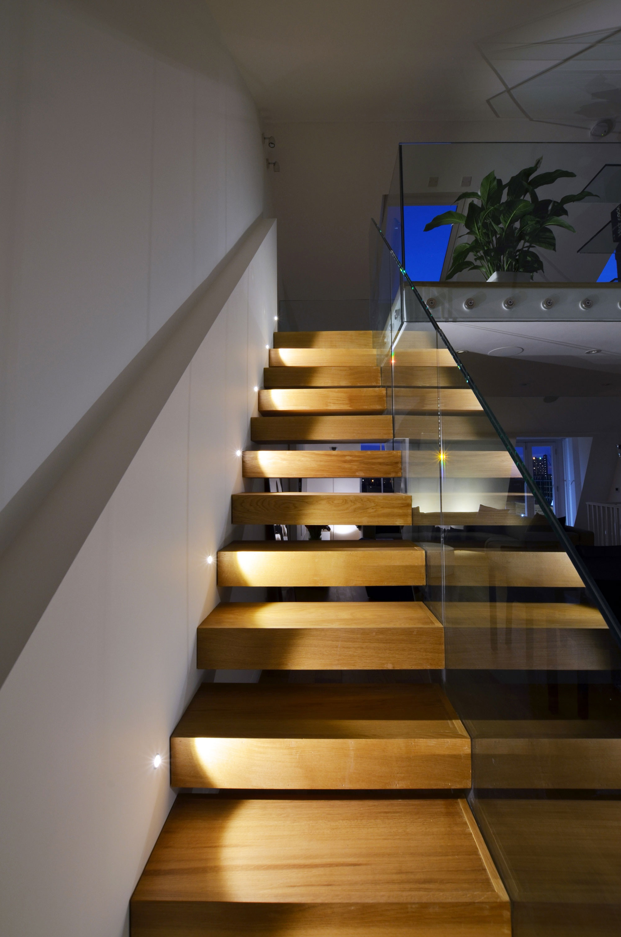 A Bright Modern Maisonette Apartment in the Heart of Maida Vale by Daniele Petteno Architecture Workshop (31)