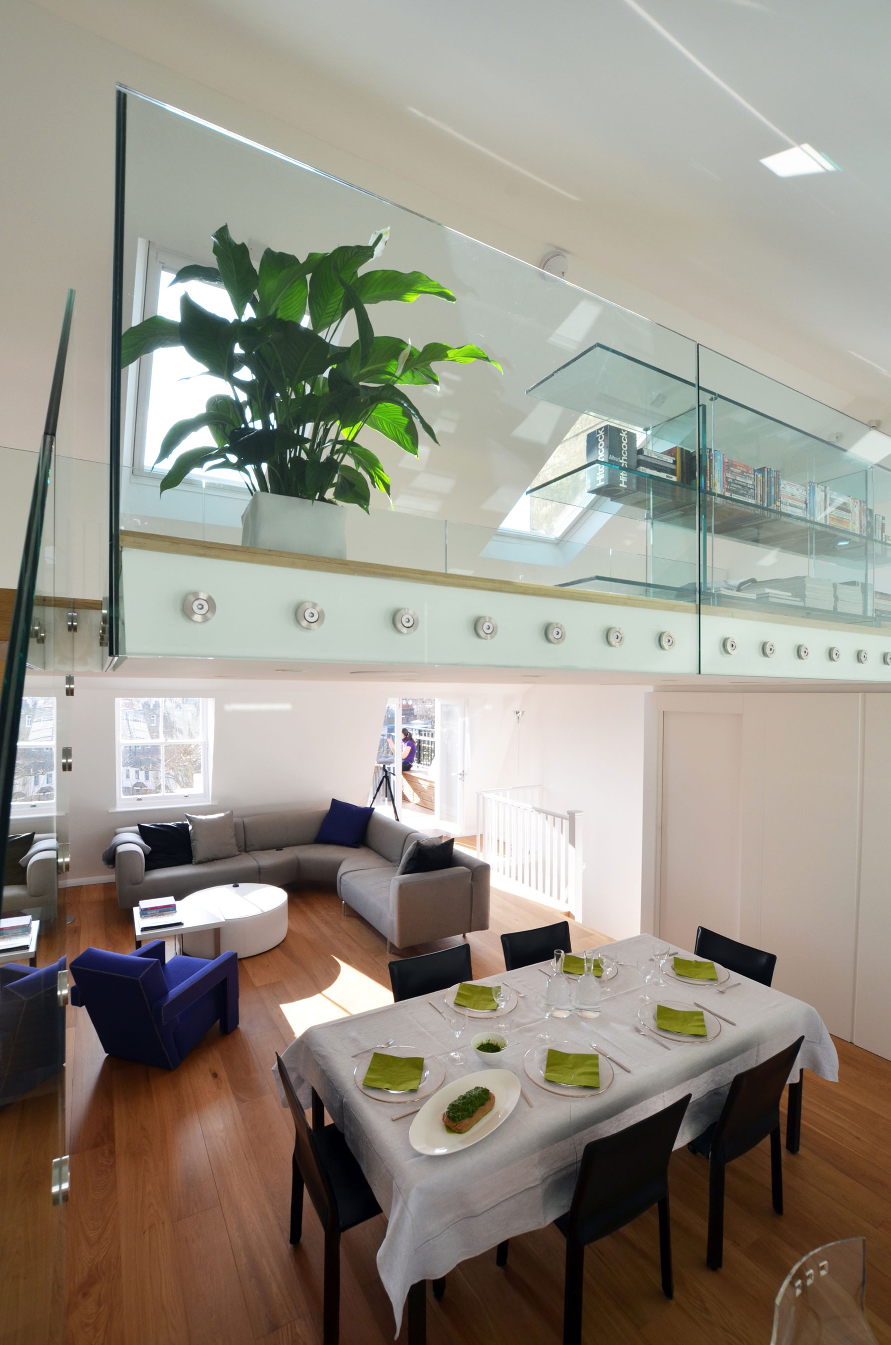 A Bright Modern Maisonette Apartment in the Heart of Maida Vale by Daniele Petteno Architecture Workshop (4)