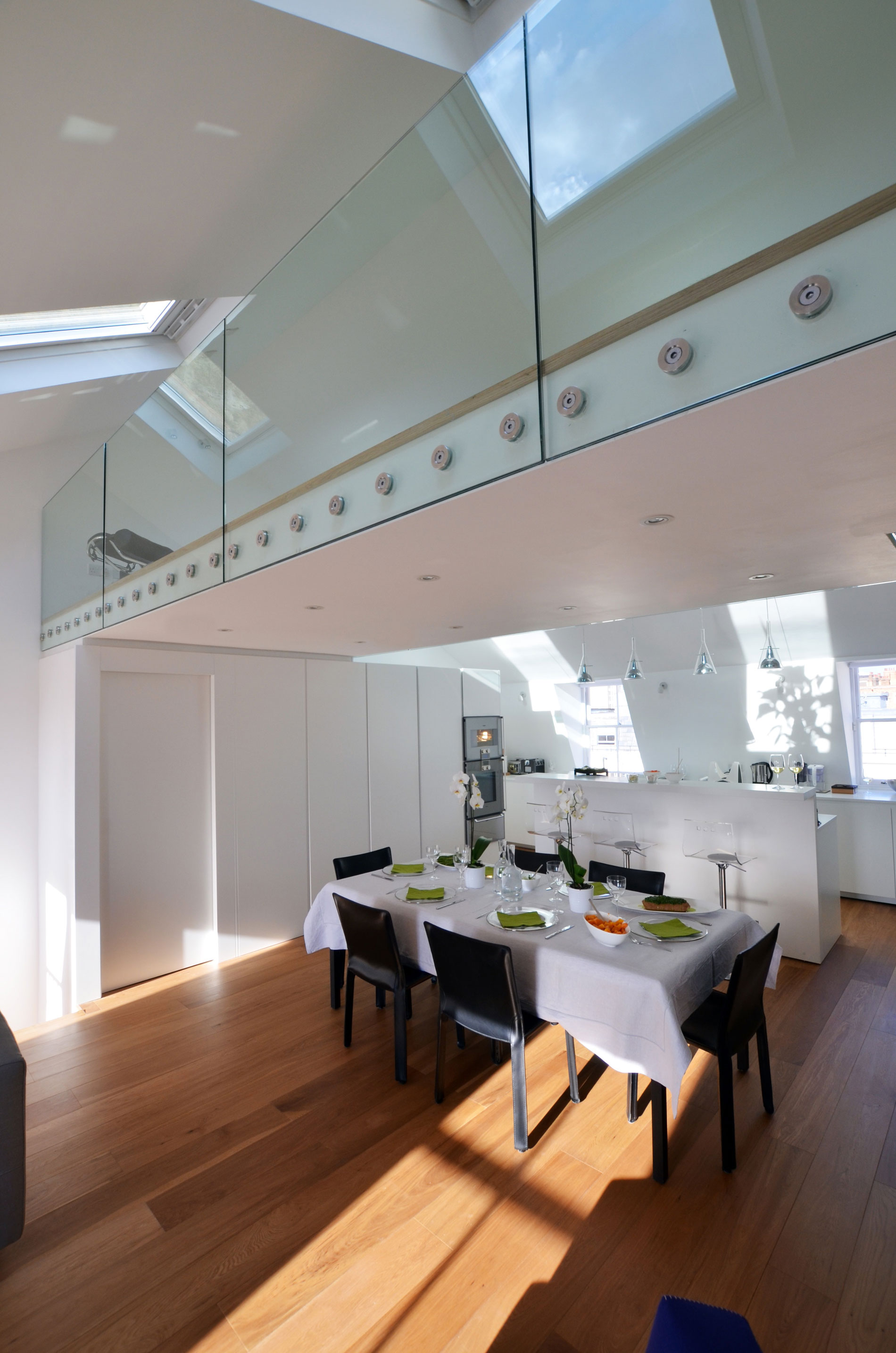 A Bright Modern Maisonette Apartment in the Heart of Maida Vale by Daniele Petteno Architecture Workshop (5)