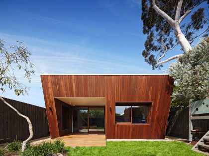 A Bright Timber-Clad Home with Vibrant and Luminous Interiors in Thornbury by Mesh Design (1)