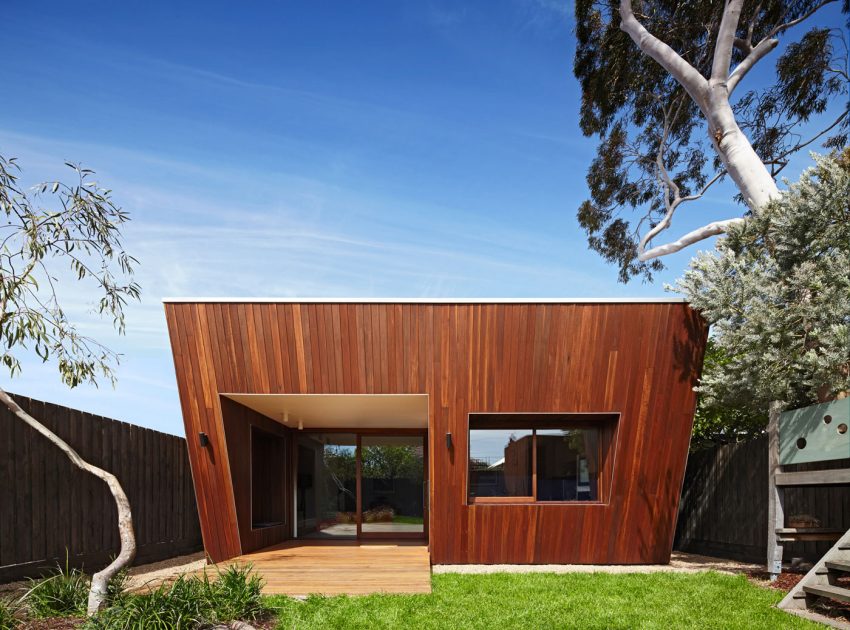 A Bright Timber-Clad Home with Vibrant and Luminous Interiors in Thornbury by Mesh Design (1)