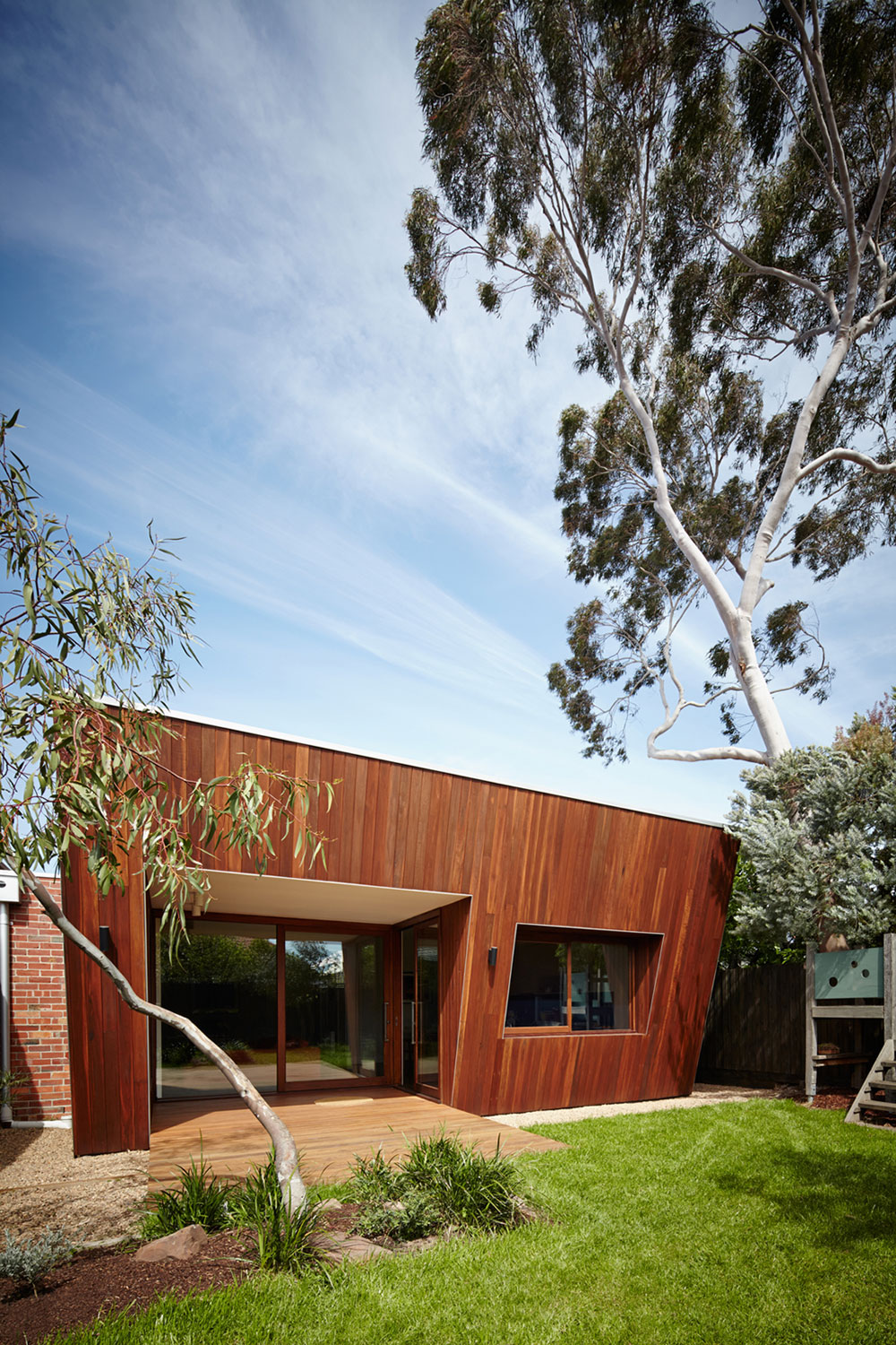 A Bright Timber-Clad Home with Vibrant and Luminous Interiors in Thornbury by Mesh Design (2)