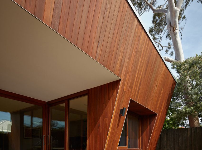 A Bright Timber-Clad Home with Vibrant and Luminous Interiors in Thornbury by Mesh Design (3)