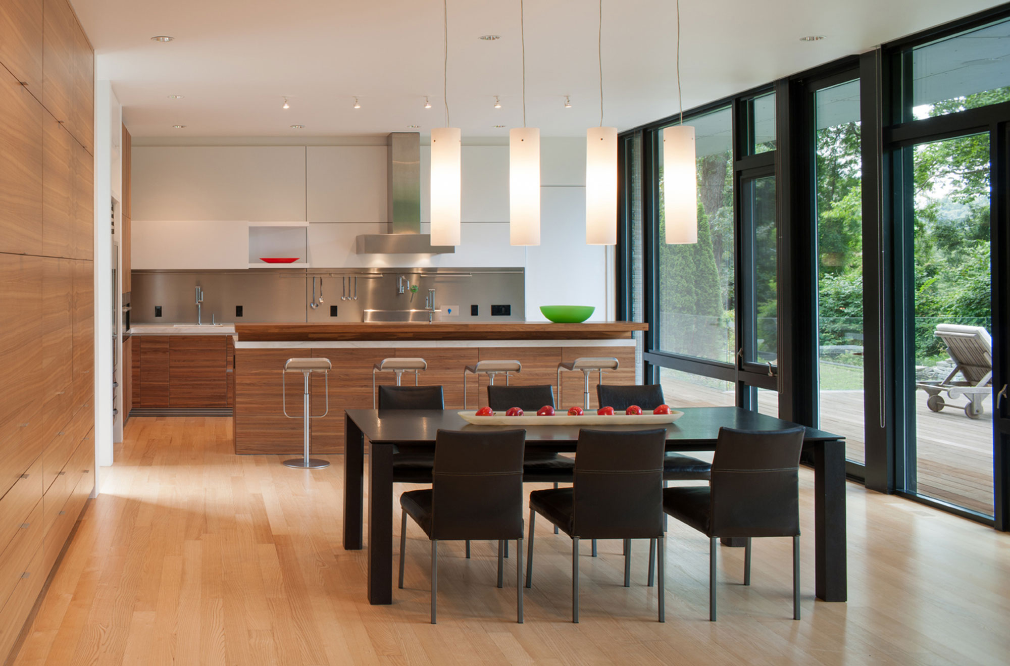 A Bright Contemporary Waterfront Home Overlaps Stone and Glass Volumes in Cabin John by Robert M. Gurney Architect (6)