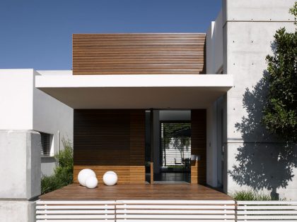 A Bright and Airy Contemporary Home with White and Concrete Surface in Tel Aviv by Axelrod Architects (1)
