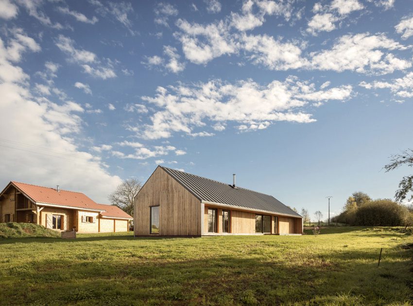 A Bright and Beautiful Countryside Home Surrounded by a Vast Expanse in Vezet, France by Mathieu Noël & Élodie Bonnefous architectes (1)