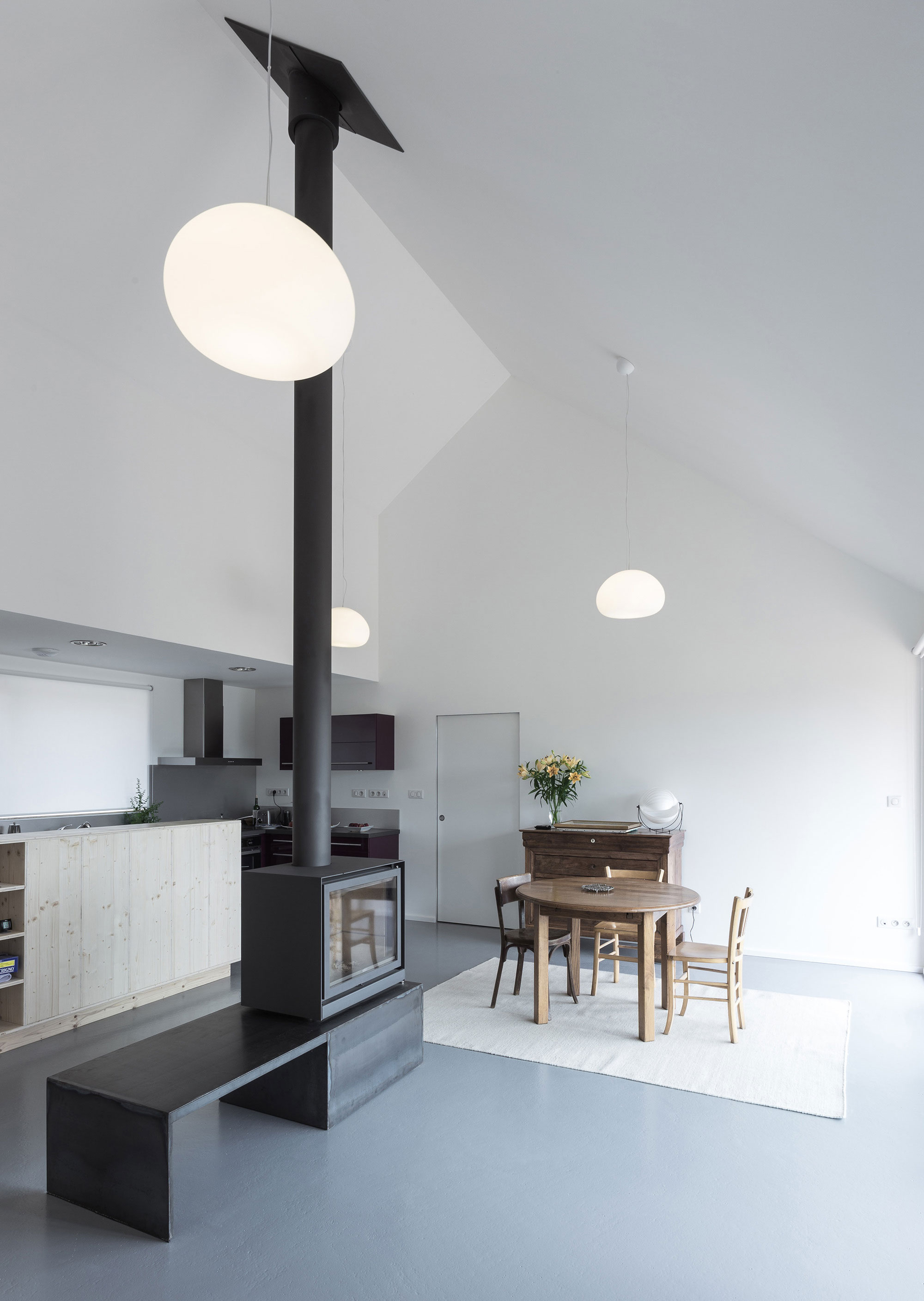 A Bright and Beautiful Countryside Home Surrounded by a Vast Expanse in Vezet, France by Mathieu Noël & Élodie Bonnefous architectes (10)