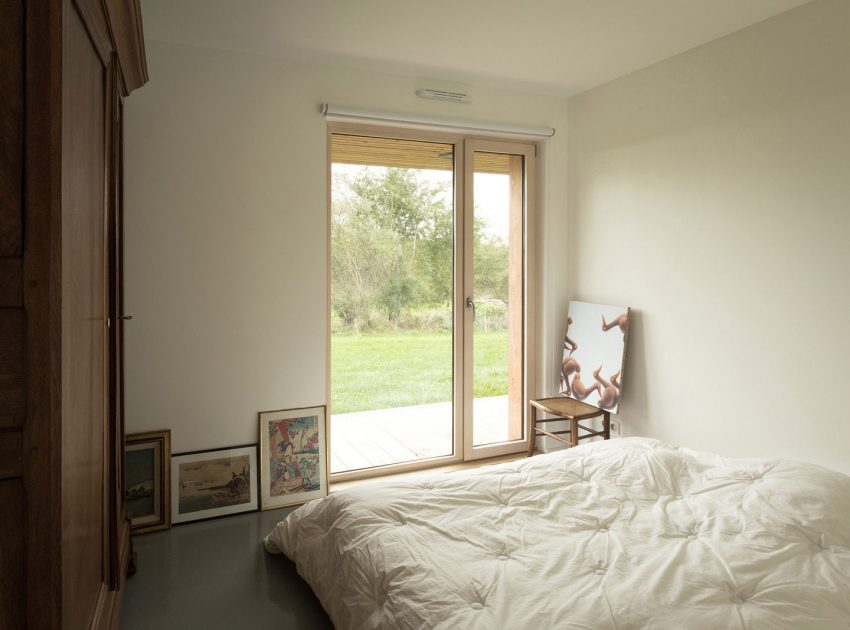 A Bright and Beautiful Countryside Home Surrounded by a Vast Expanse in Vezet, France by Mathieu Noël & Élodie Bonnefous architectes (14)