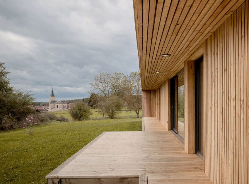 A Bright and Beautiful Countryside Home Surrounded by a Vast Expanse in Vezet, France by Mathieu Noël & Élodie Bonnefous architectes (8)