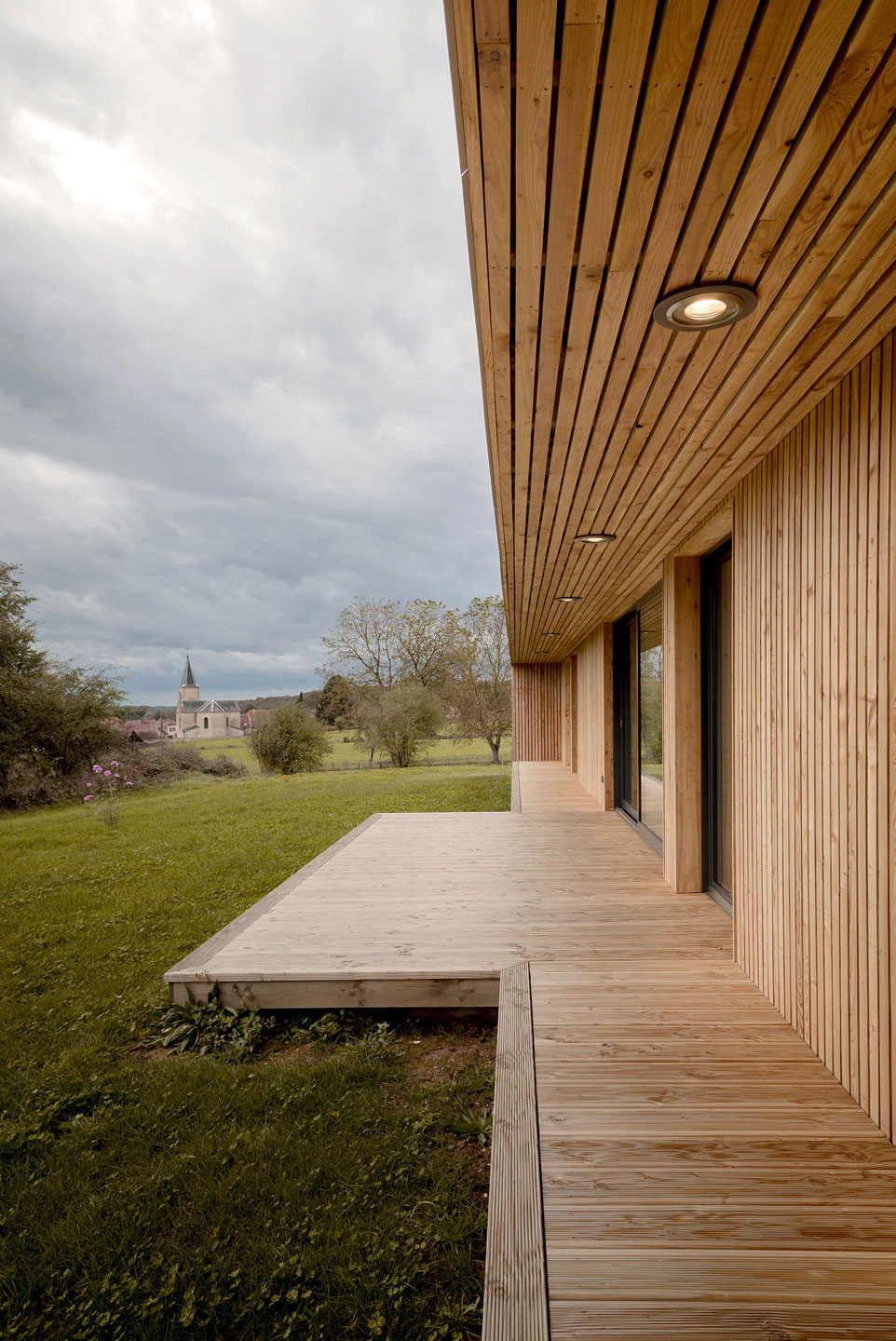 A Bright and Beautiful Countryside Home Surrounded by a Vast Expanse in Vezet, France by Mathieu Noël & Élodie Bonnefous architectes (8)