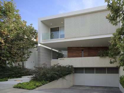 A Bright and Beautiful Modern House From Glass, Wood and Concrete in Guadalajara, México by Hernandez Silva Arquitectos (1)