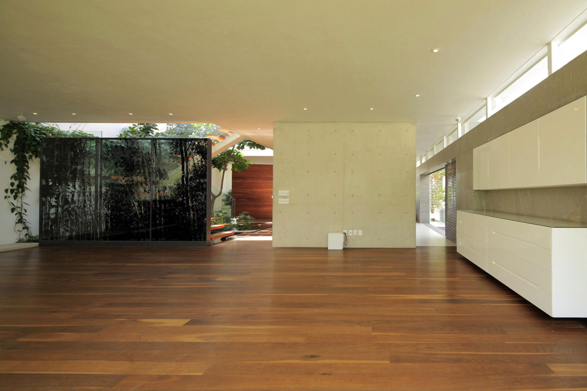 A Bright and Beautiful Modern House From Glass, Wood and Concrete in Guadalajara, México by Hernandez Silva Arquitectos (11)