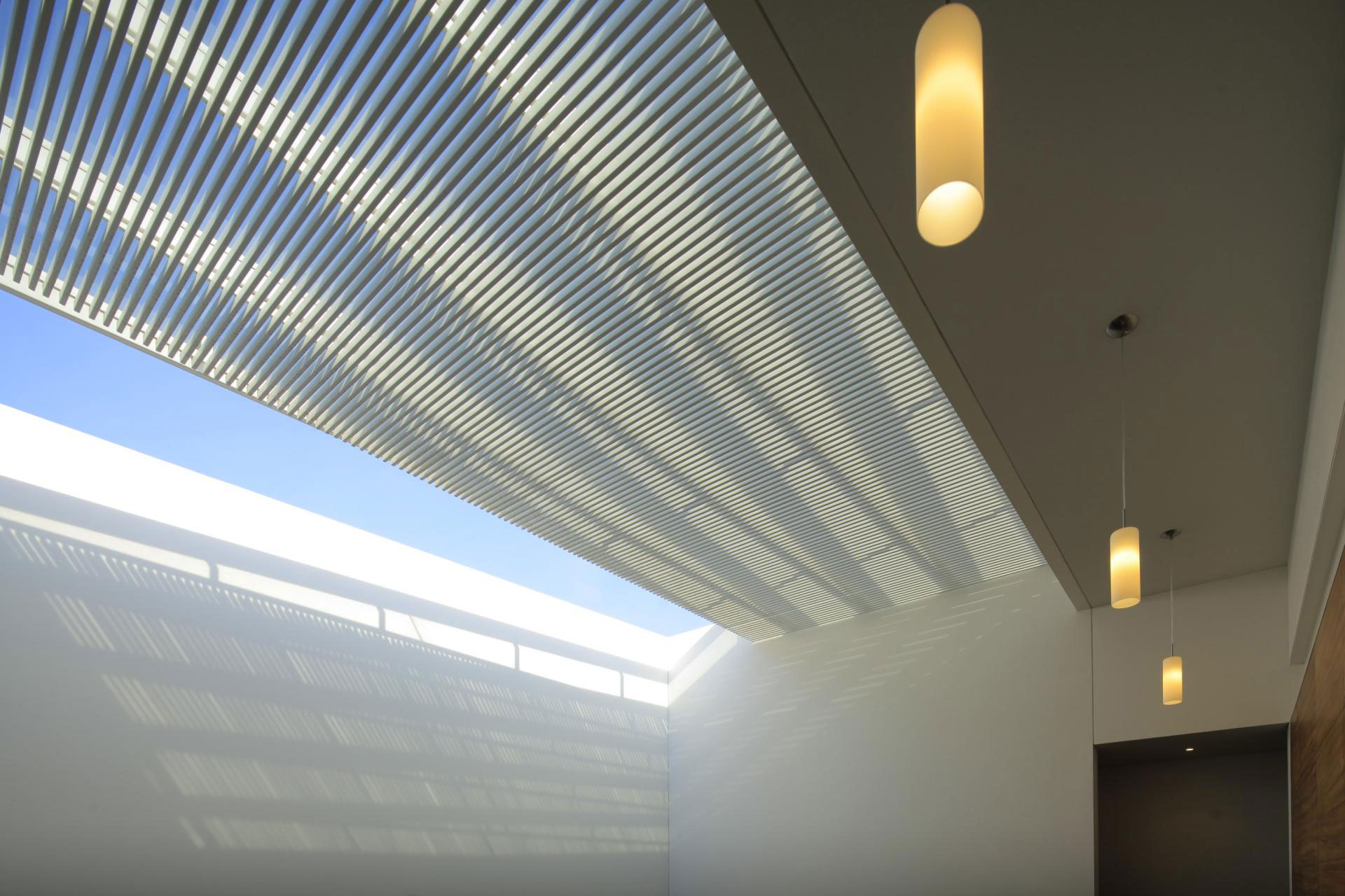 A Bright and Beautiful Modern House From Glass, Wood and Concrete in Guadalajara, México by Hernandez Silva Arquitectos (20)