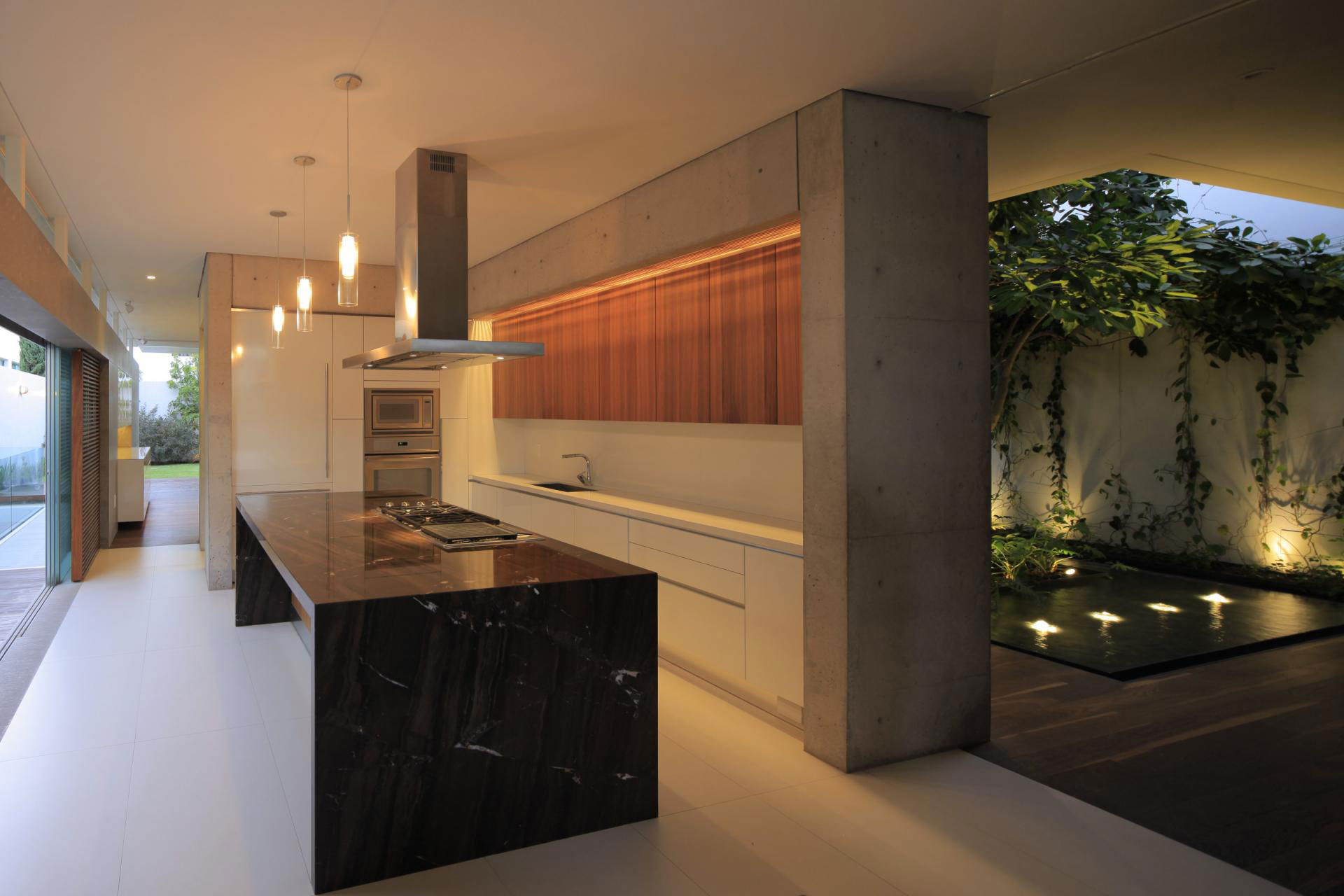 A Bright and Beautiful Modern House From Glass, Wood and Concrete in Guadalajara, México by Hernandez Silva Arquitectos (28)