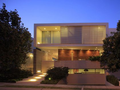 A Bright and Beautiful Modern House From Glass, Wood and Concrete in Guadalajara, México by Hernandez Silva Arquitectos (32)