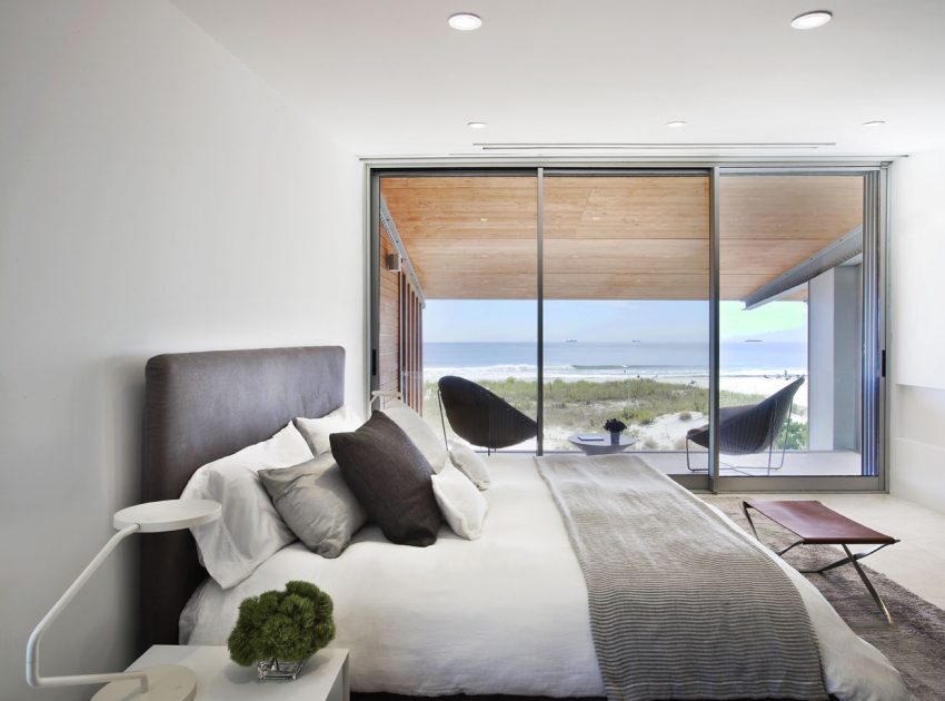 A Bright and Modern Beach House with Dramatic Ocean Views in Long Beach by West Chin Architects (34)