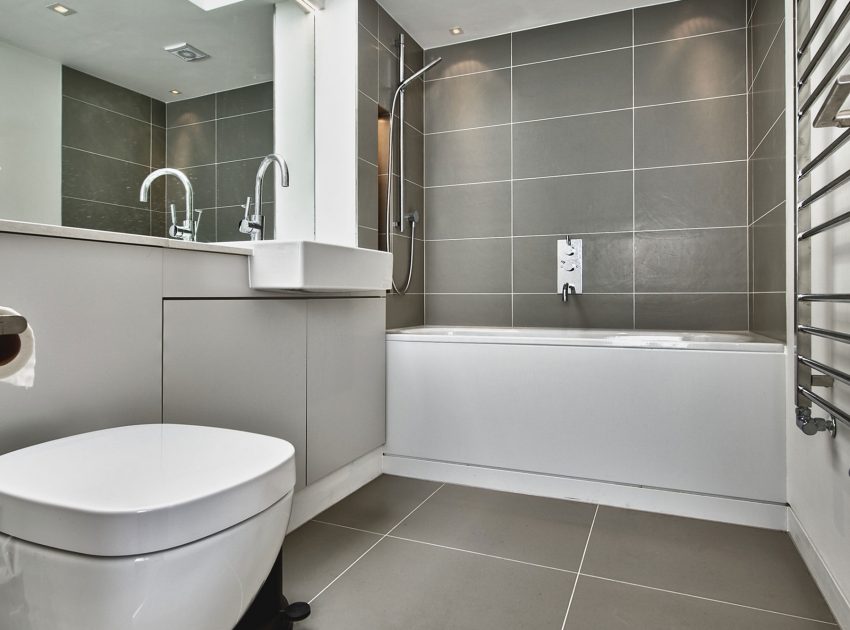 A Bright and Sleek Contemporary Home with Bold Interior Accents in London by Mimodo Architects (18)