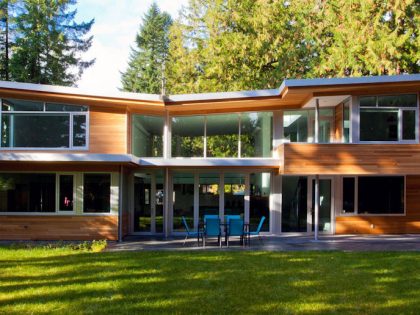 A Bright and Spacious Home Surrounded by Forest and Natural Elements in Vancouver, Canada by Kevin Vallely Design (1)